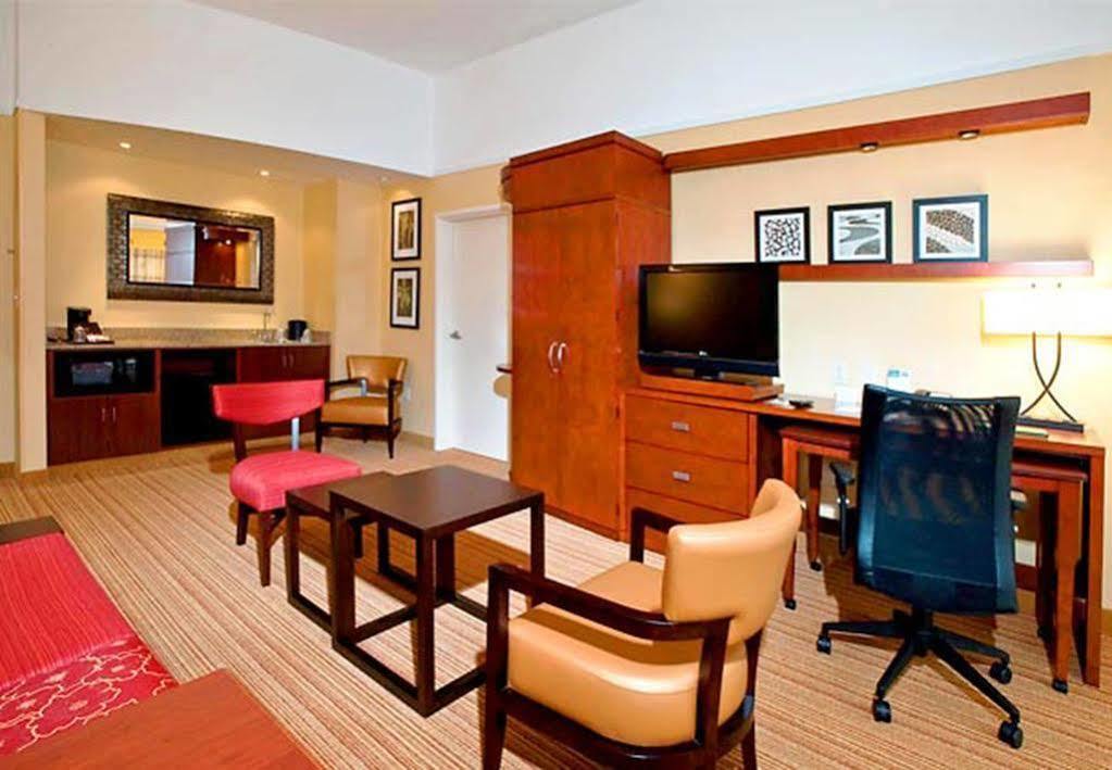 Готель Courtyard By Marriott Трой Екстер'єр фото